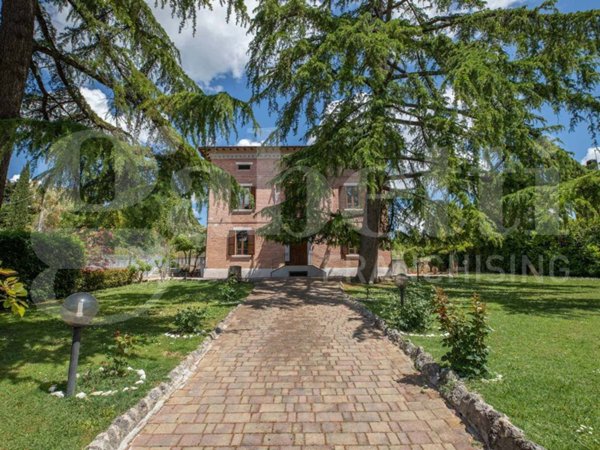 casa indipendente in vendita a Perugia in zona Ripa