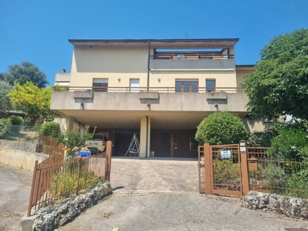 casa indipendente in vendita a Perugia in zona Villa Pitignano