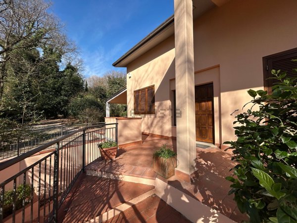 casa indipendente in vendita a Perugia in zona Montemalbe