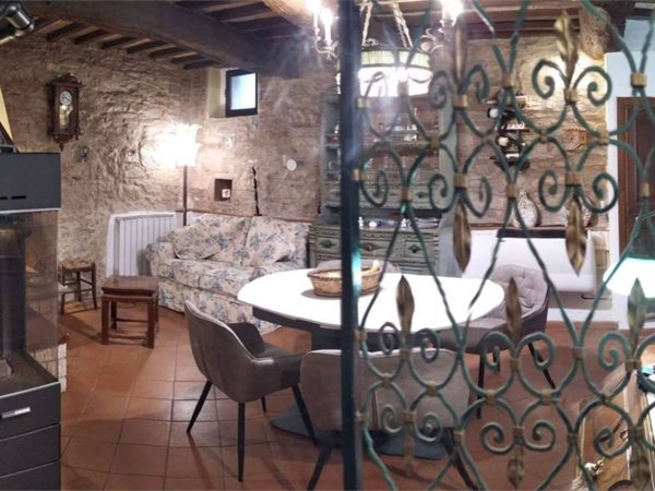 casa indipendente in vendita a Perugia in zona Mugnano
