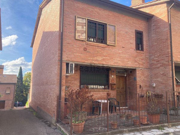 casa indipendente in vendita a Perugia in zona Filosofi