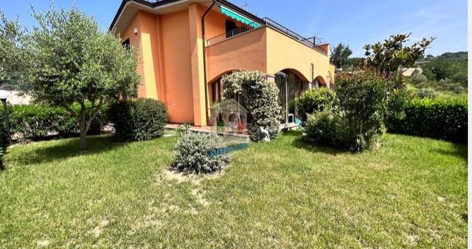 casa indipendente in vendita a Perugia in zona Canneto