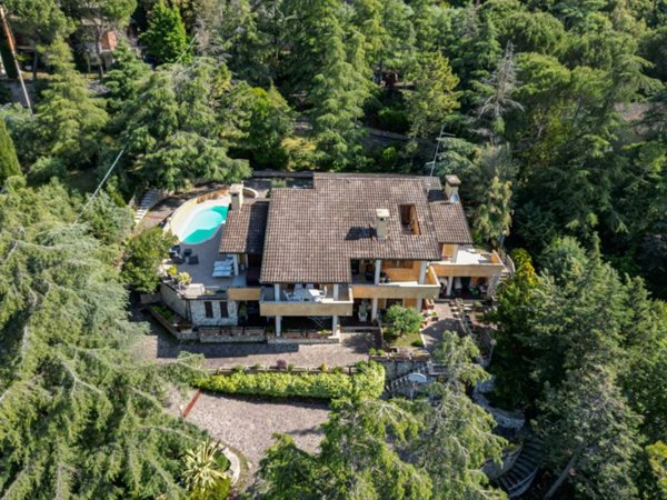 casa indipendente in vendita a Perugia in zona Ferro di Cavallo