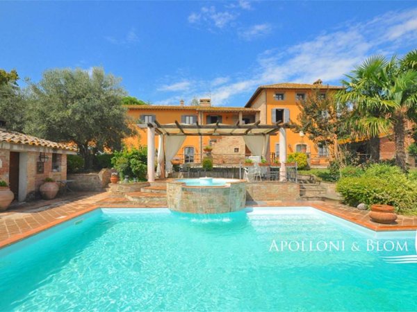 casa indipendente in vendita a Perugia in zona Centro Città