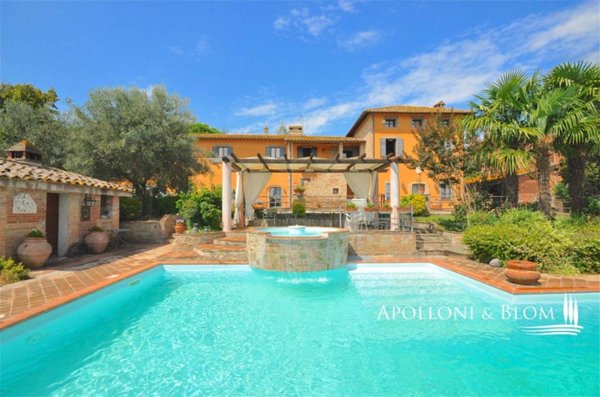 casa indipendente in vendita a Perugia in zona Centro Città