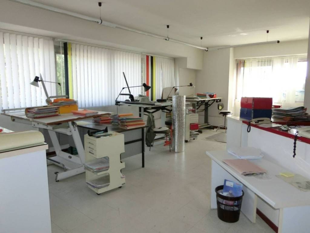 ufficio in vendita a Perugia in zona Madonna Alta
