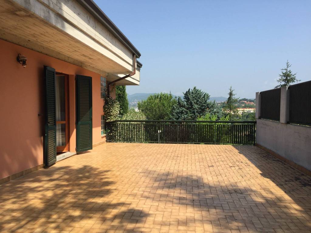 casa indipendente in vendita a Perugia in zona San Martino In Campo