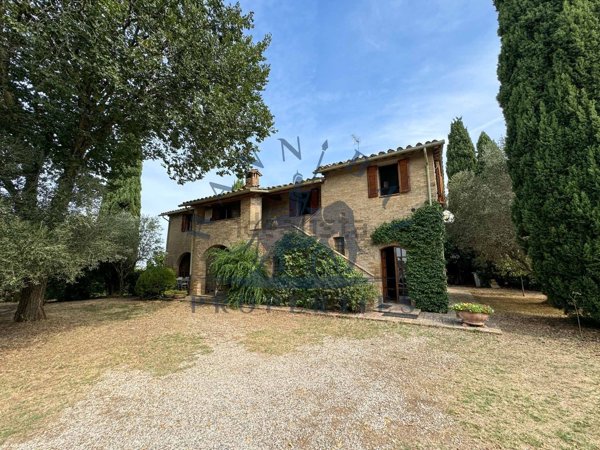 casa indipendente in vendita a Perugia in zona Centro Città