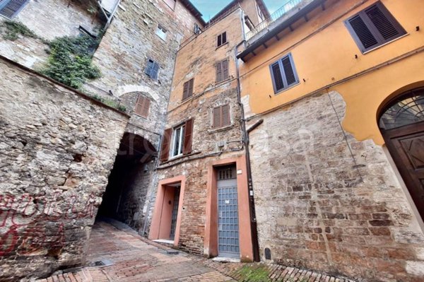 negozio in vendita a Perugia in zona Centro Città