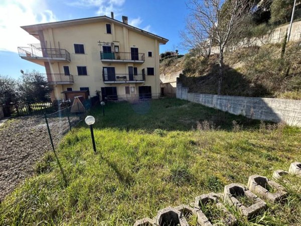 appartamento in vendita a Perugia in zona Montelaguardia