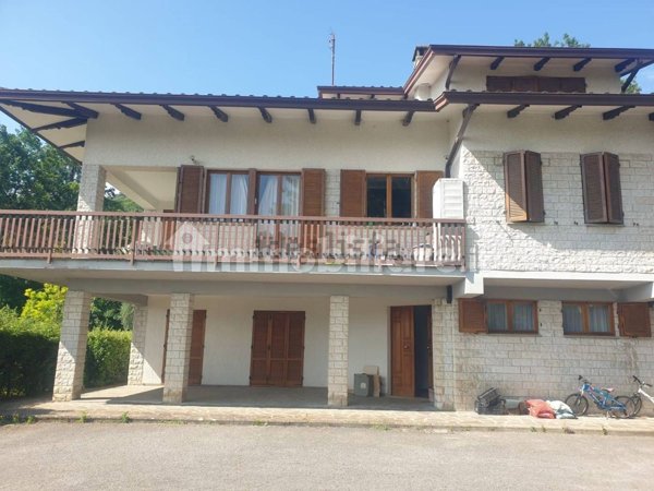 casa indipendente in vendita a Perugia in zona Ferro di Cavallo