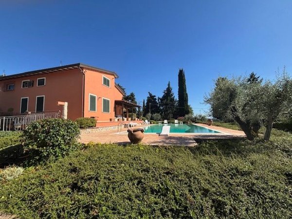 casa indipendente in vendita a Perugia in zona Montebello