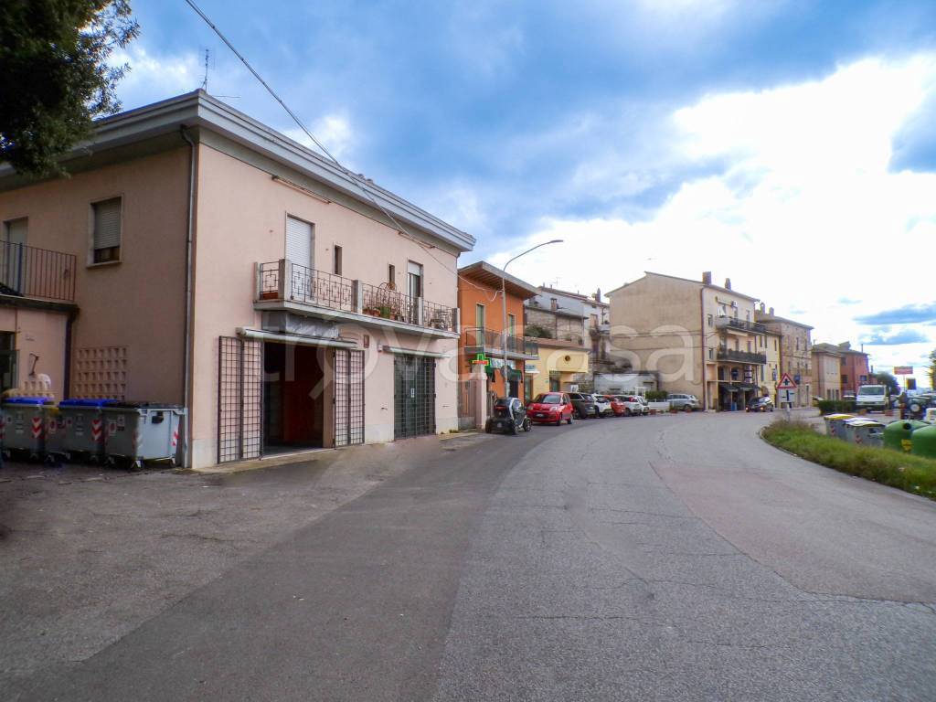 negozio in vendita a Perugia in zona Montebello
