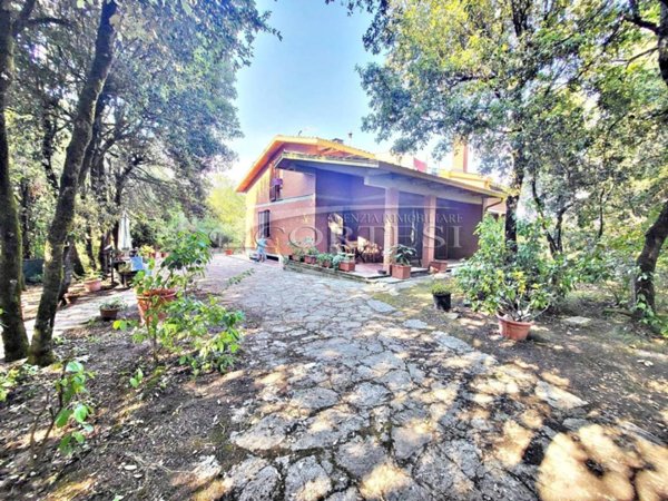 casa indipendente in vendita a Perugia in zona Elce
