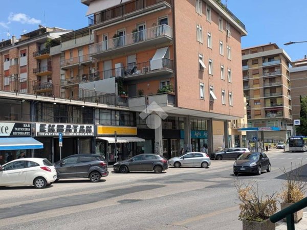 negozio in vendita a Perugia in zona Madonna Alta