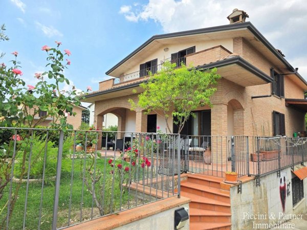 casa indipendente in vendita a Perugia in zona Pila