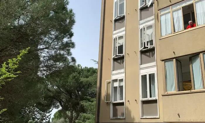 negozio in vendita a Perugia in zona Ferro di Cavallo