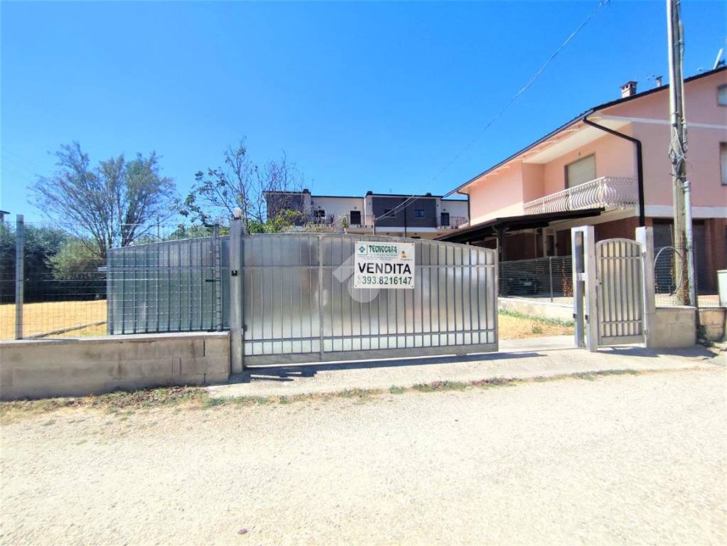 casa indipendente in vendita a Perugia in zona San Martino In Campo