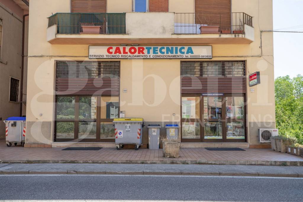 negozio in vendita a Perugia in zona Ponte Felcino