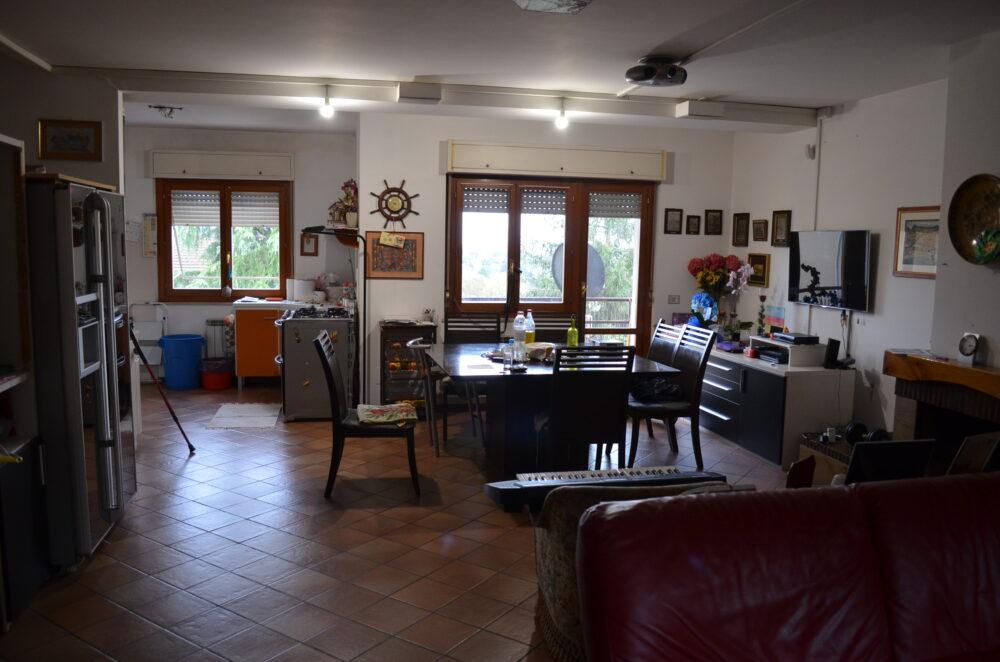 casa indipendente in vendita a Perugia in zona Villa Pitignano