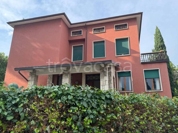 casa indipendente in vendita a Perugia in zona Centro Città