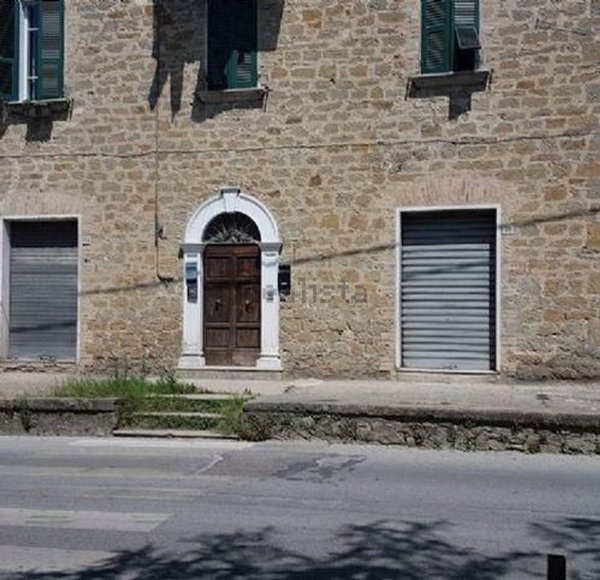 locale commerciale in vendita a Perugia