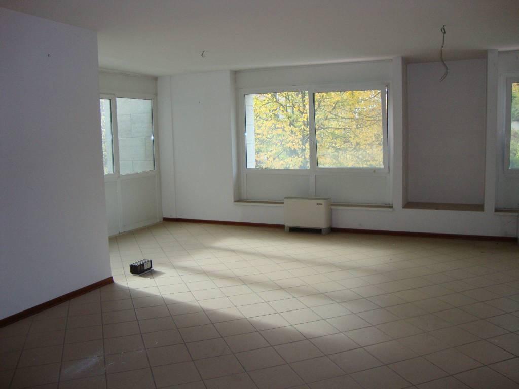 ufficio in vendita a Perugia in zona Madonna Alta