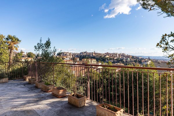 casa indipendente in vendita a Perugia in zona Elce