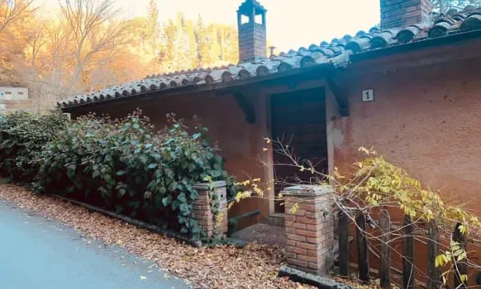 casale in vendita a Perugia in zona Montelaguardia