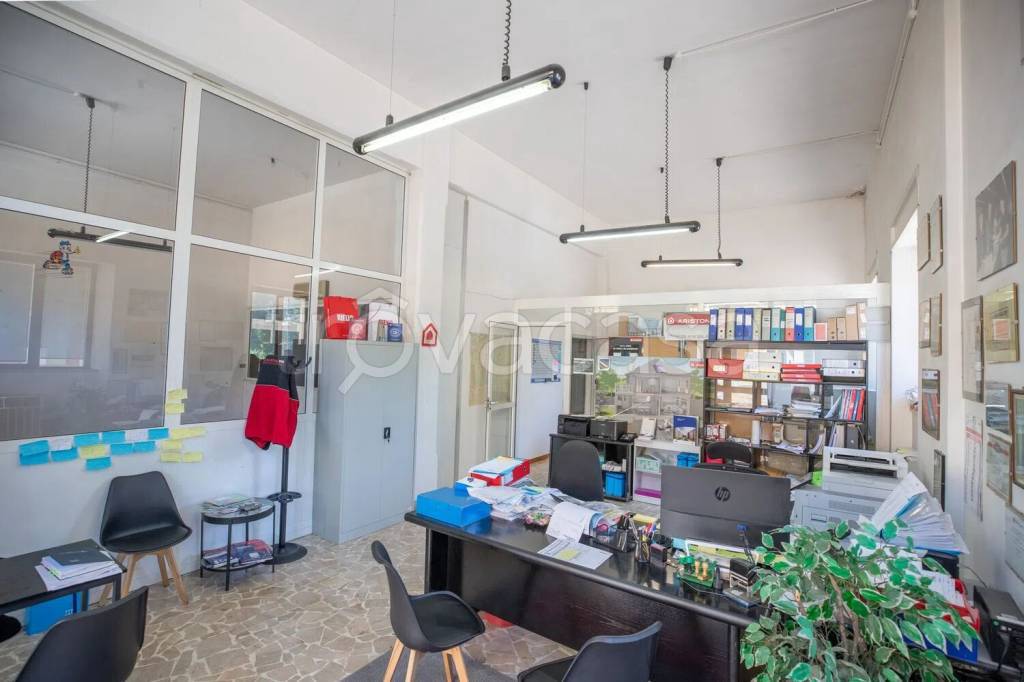 negozio in vendita a Perugia in zona Ponte Felcino