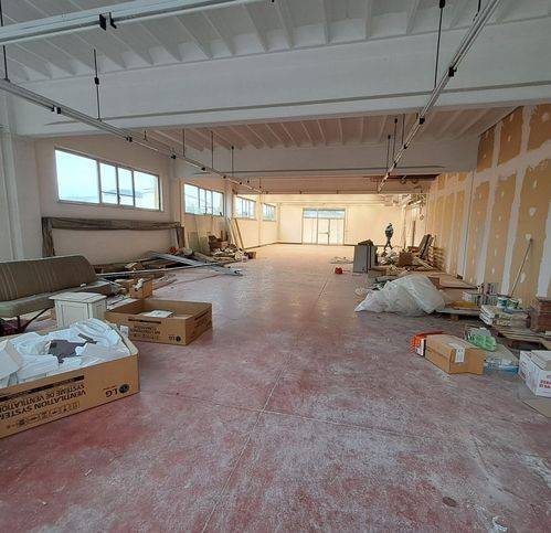 negozio in vendita a Perugia in zona Prepo