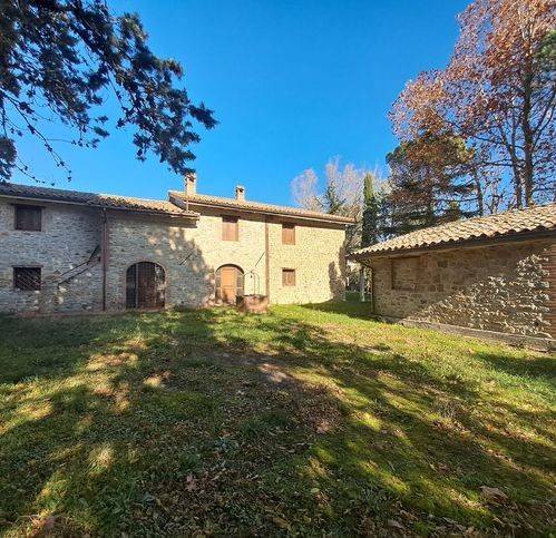 casa indipendente in vendita a Perugia in zona Mugnano