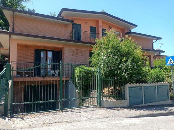 casa indipendente in vendita a Perugia in zona Mugnano