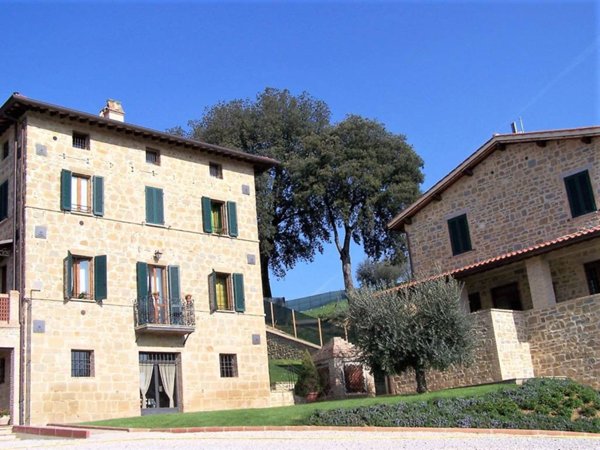 intera palazzina in vendita a Perugia in zona Colombella