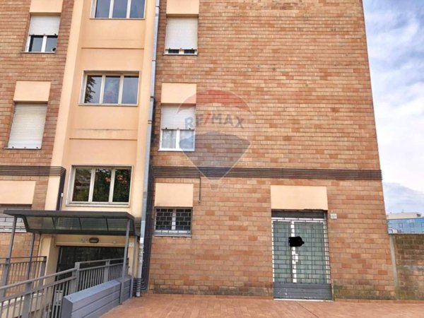 locale commerciale in vendita a Perugia in zona Ponte San Giovanni