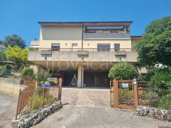 casa indipendente in vendita a Perugia in zona Villa Pitignano