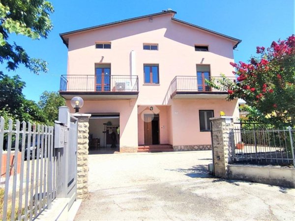 casa indipendente in vendita a Perugia in zona Ponte Valleceppi