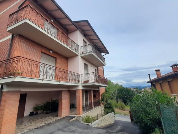 casa indipendente in vendita a Perugia in zona Ponte Felcino