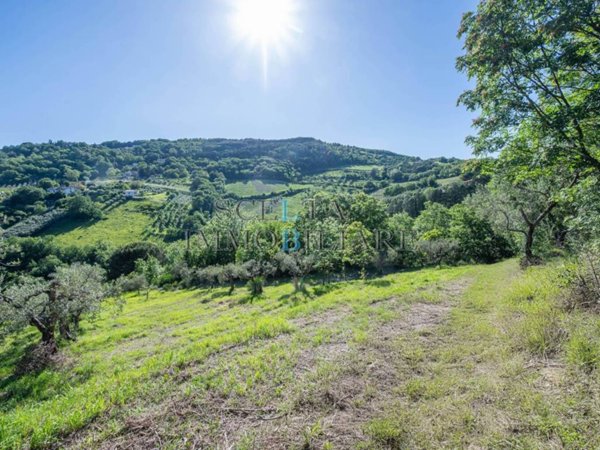 terreno agricolo in vendita a Perugia in zona Montelaguardia