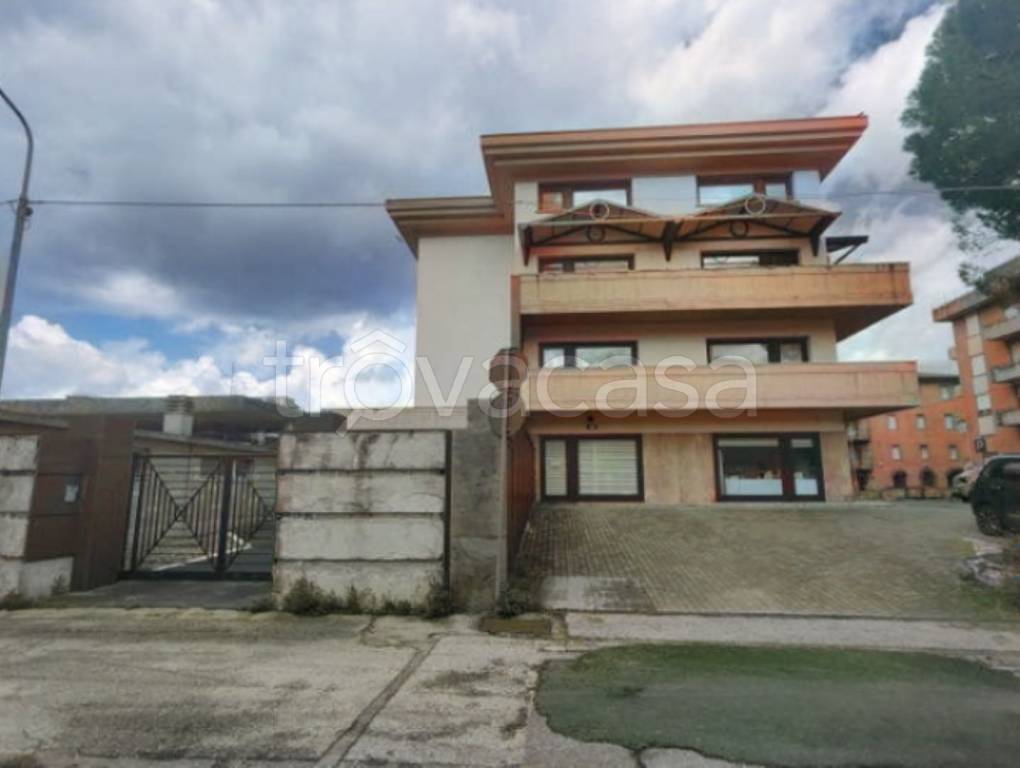 ufficio in vendita a Perugia in zona Casa del Diavolo