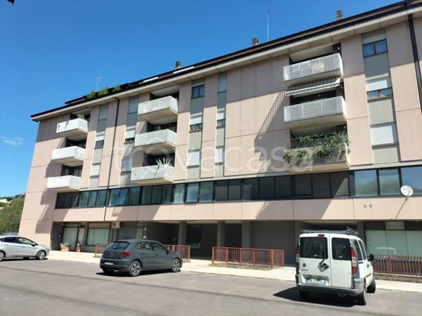 ufficio in vendita a Perugia in zona Ferro di Cavallo