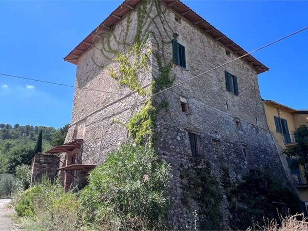 casa indipendente in vendita a Perugia in zona Lacugnano