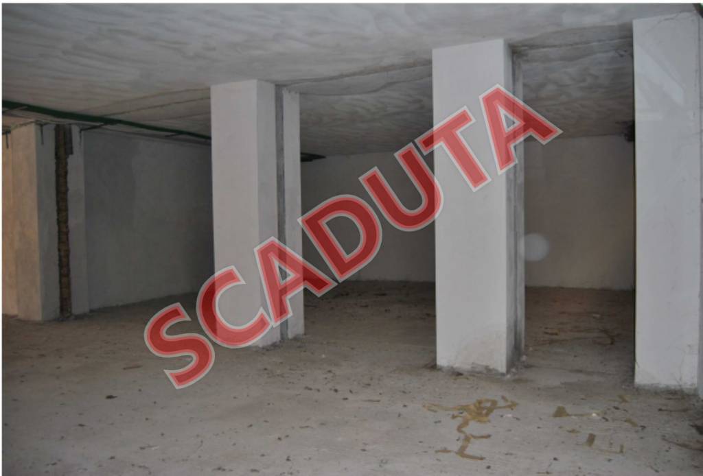 negozio in vendita a Perugia in zona L'Olmo