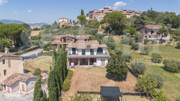 casa indipendente in vendita a Perugia in zona Ripa