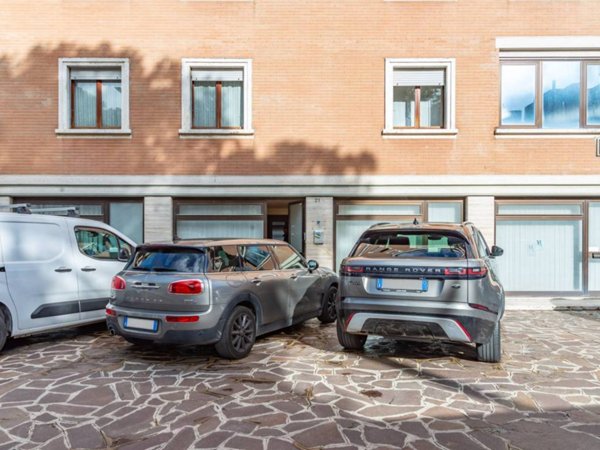ufficio in vendita a Perugia in zona Madonna Alta