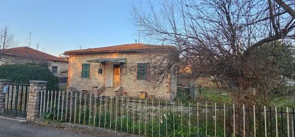 casa indipendente in vendita a Perugia in zona Santa Sabina