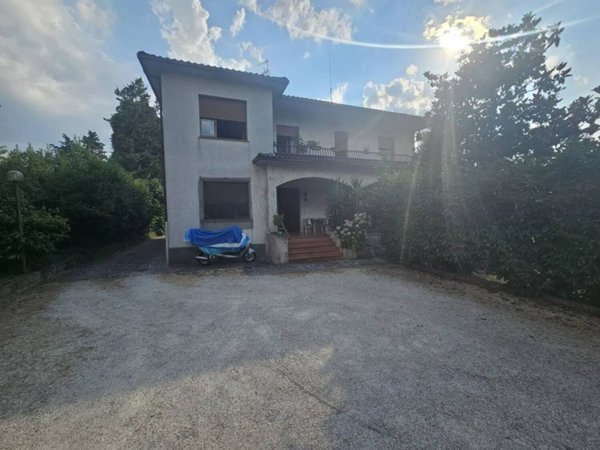 casa indipendente in vendita a Perugia in zona Fontignano