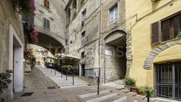 appartamento in vendita a Perugia in zona Centro Città