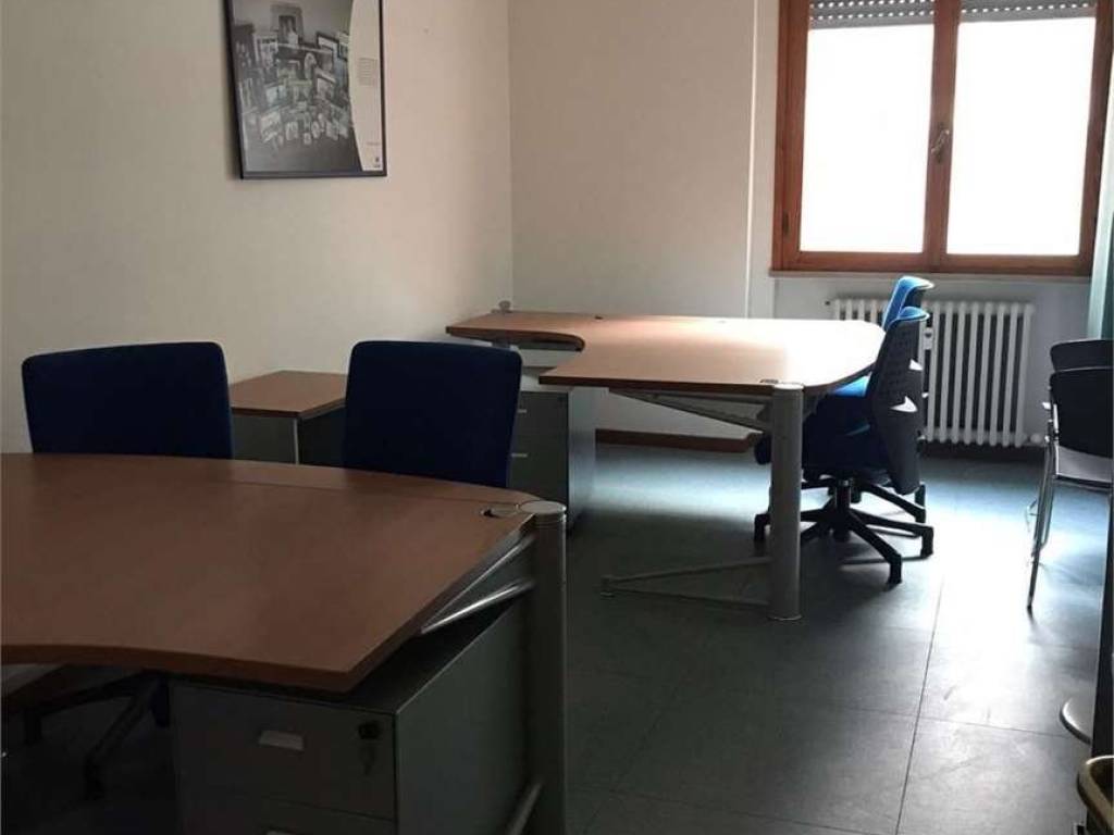 ufficio in vendita a Perugia in zona Madonna Alta