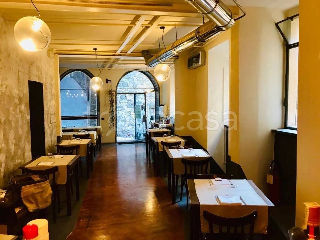 negozio in vendita a Perugia in zona Centro Città